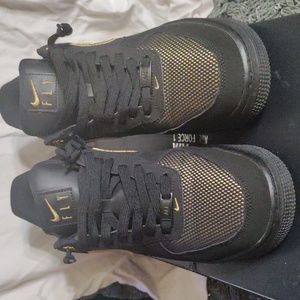 Nike Air Force 1  legendary